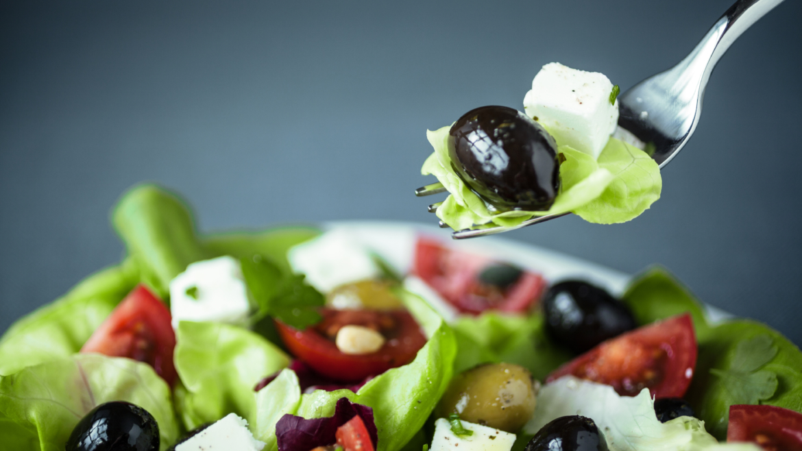 Ny grekisk studie: Medelhavsdiet halverar risk för hjärtsjukdom